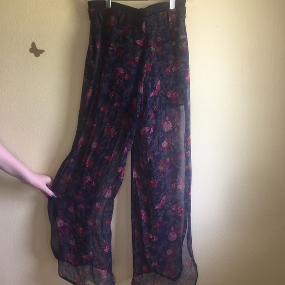 ✨Host Pick✨ Sacai floral/butterfly Palazzo pants - Picture 2 of 12